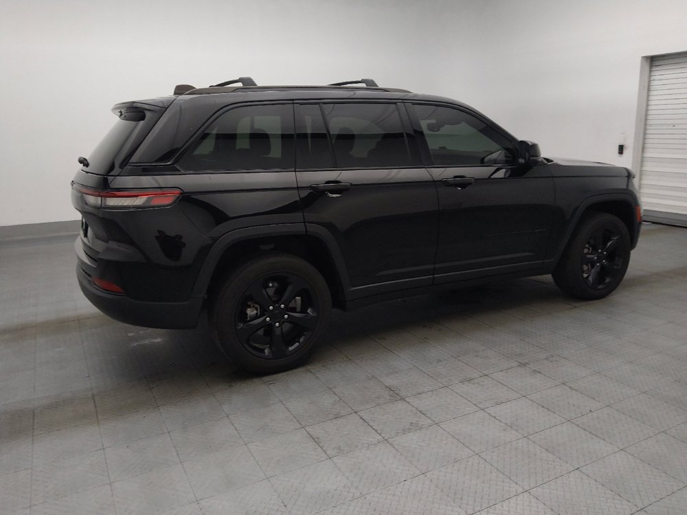 Used 2023 Jeep Grand Cherokee Altitude AWD/4WD image 10