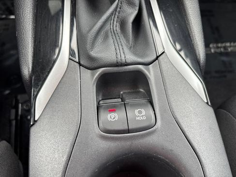 Used 2025 Toyota Corolla Cross LE AWD/4WD image 21