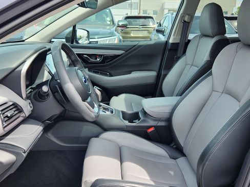 Used 2025 Subaru Outback Limited AWD/4WD image 8