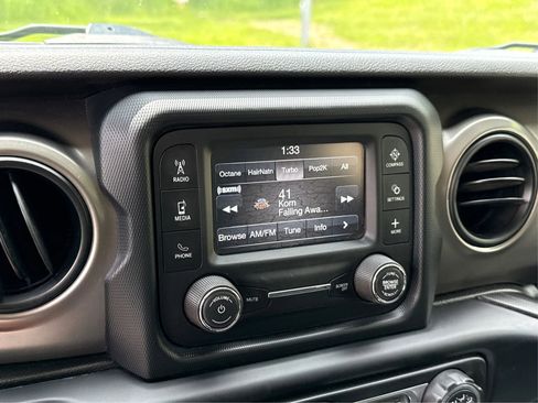 Used 2018 Jeep Wrangler Unlimited Sport S AWD/4WD image 28