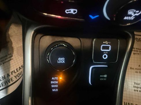 Certified 2021 Jeep Compass Latitude image 34