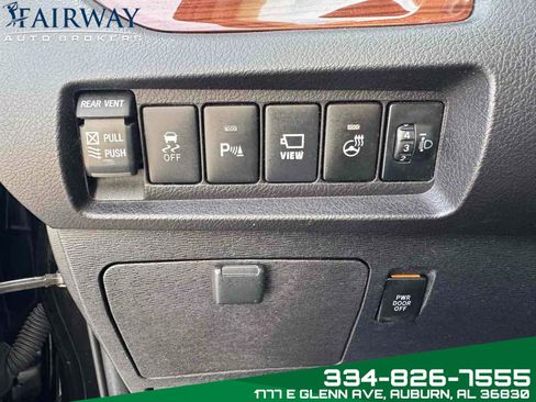 Used 2020 Toyota Sienna Limited Premium w/ Carpet Mat Package image 17