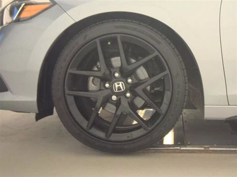 Used 2024 Honda Civic Sport image 11