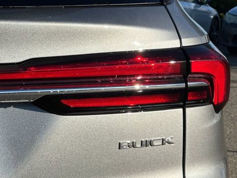 Used 2025 Buick Enclave Preferred FWD image 53