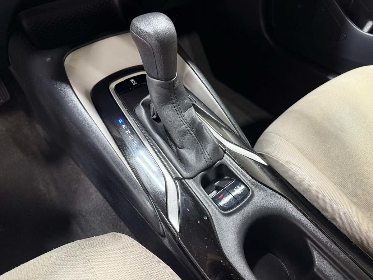 Used 2021 Toyota Corolla LE w/ Carpet Mat Package (TMS) FWD image 13