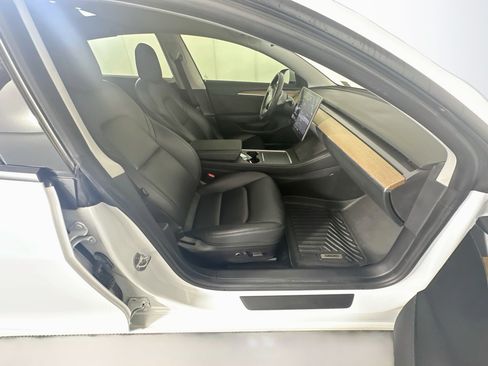 Used 2021 Tesla Model 3 Standard Range Plus RWD image 29