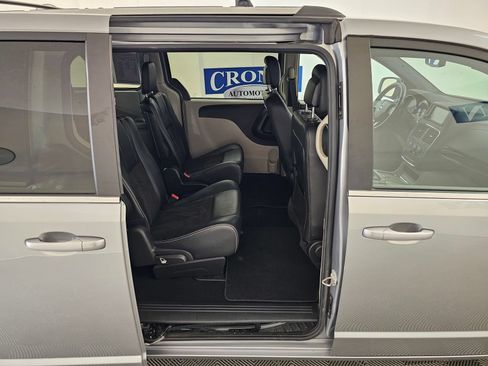 Used 2019 Dodge Grand Caravan SXT FWD image 23