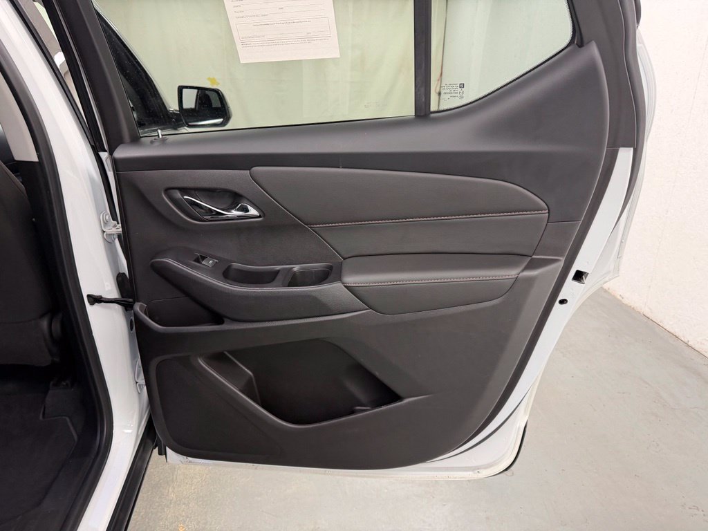 Used 2020 Chevrolet Traverse LS FWD image 14