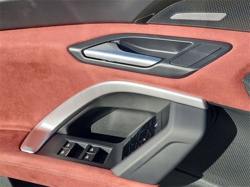 New 2025 Audi SQ5 Prestige image 10