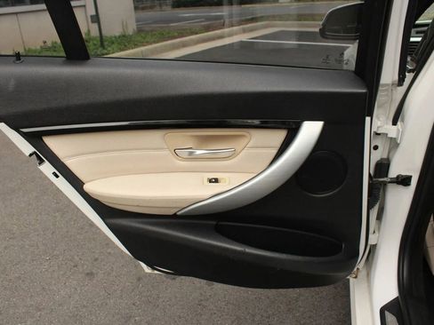 Used 2016 BMW 328i Sedan w/ M Sport Package RWD image 18