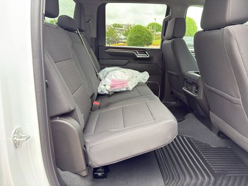 Used 2025 Chevrolet Silverado 2500 LT w/ Convenience Package AWD/4WD image 14