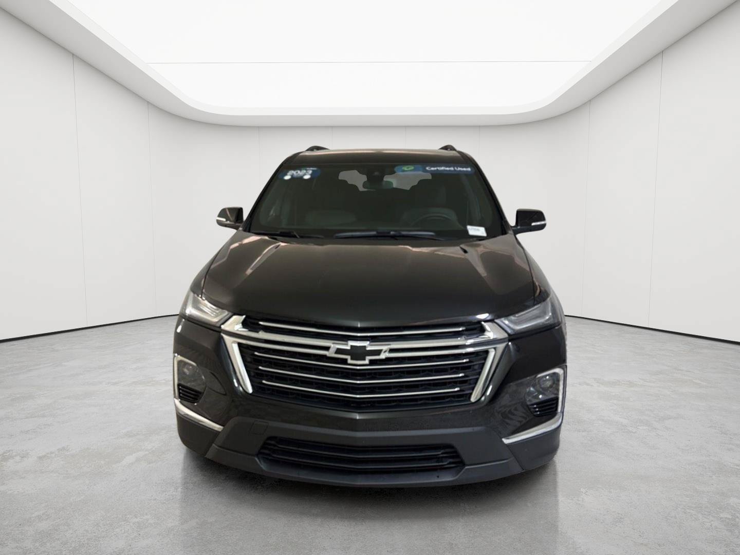 Used 2023 Chevrolet Traverse LT FWD image 2