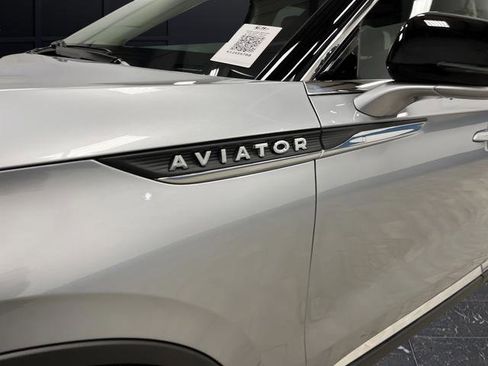 Used 2023 Lincoln Aviator AWD w/ Premium Package image 37