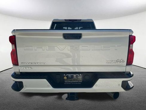 Used 2024 Chevrolet Silverado 2500 High Country w/ Technology Package AWD/4WD image 14