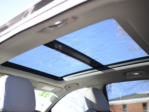 Used 2022 Cadillac XT4 Premium Luxury w/ Enhanced Visibility Package image 38