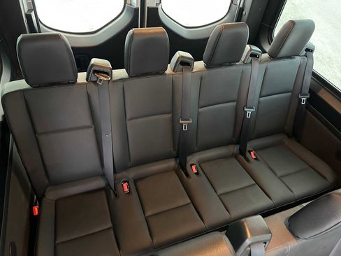 Used 2021 Freightliner Sprinter 2500 image 15