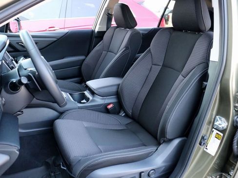 Used 2025 Subaru Outback Premium image 18