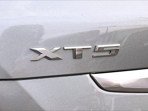 Used 2023 Cadillac XT5 Premium Luxury image 8