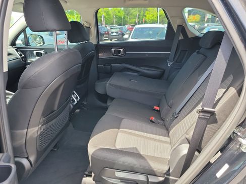 Used 2023 Kia Sorento LX FWD image 11