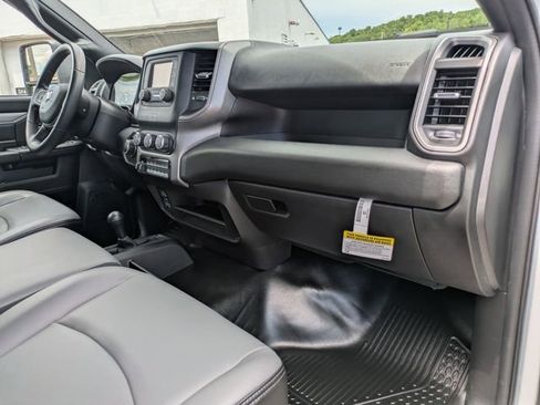 Used 2024 RAM 2500 Tradesman w/ Chrome Appearance Group AWD/4WD image 21