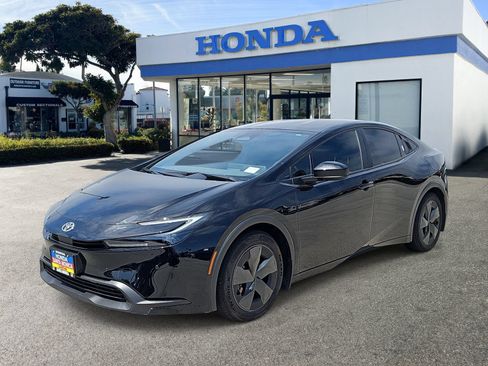 Used 2026 Toyota Prius LE FWD image 1