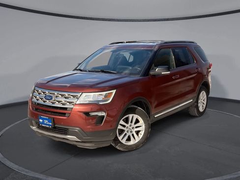 Used 2018 Ford Explorer XLT w/ Equipment Group 202A image 1