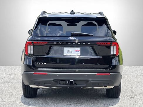New 2026 Ford Explorer Active RWD image 22