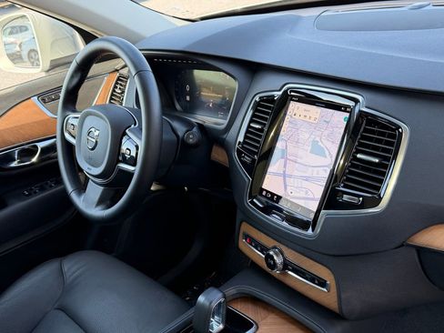 Used 2025 Volvo XC90 T8 Plus w/ Protection Package Premier AWD/4WD image 13