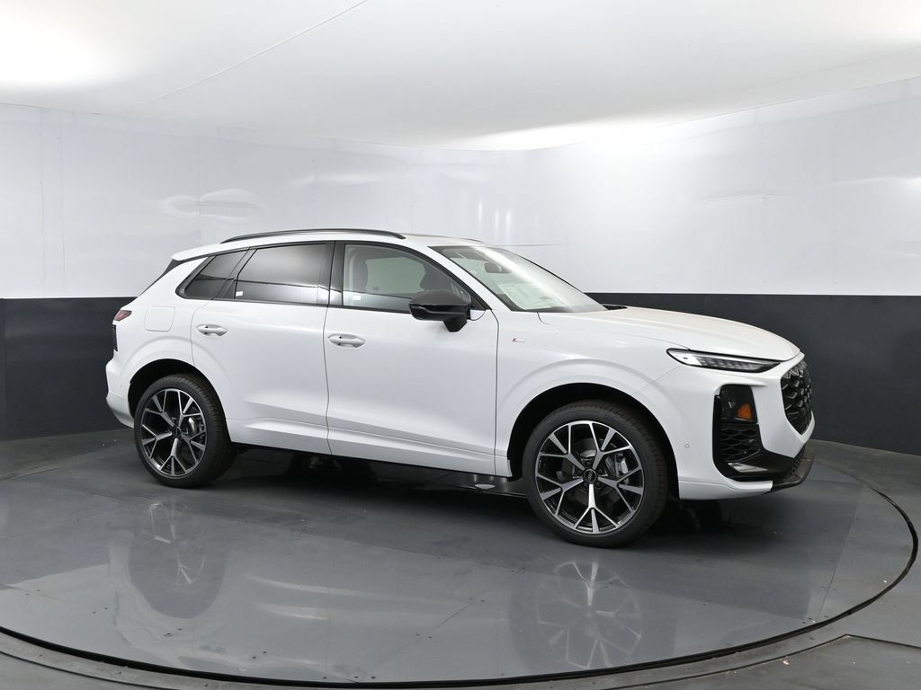 New 2026 Audi Q3 quattro 2.0T AWD/4WD image 3