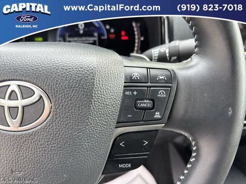 Used 2025 Toyota Camry SE w/ Convenience Package FWD image 23