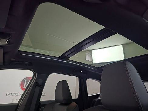 Used 2024 BMW X1 xDrive28i w/ Premium Package image 17