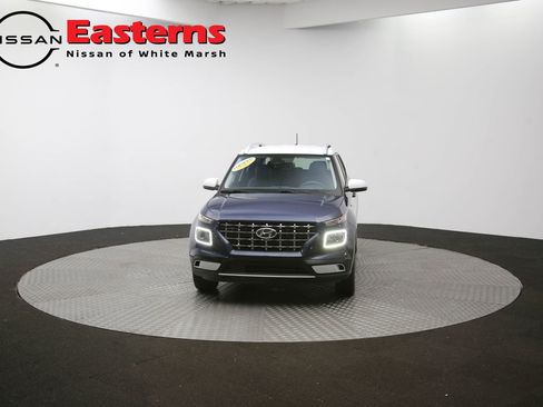 Used 2023 Hyundai Venue Limited image 87