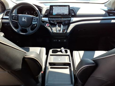 Used 2025 Honda Odyssey Touring image 12