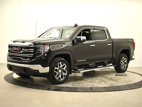 Used 2023 GMC Sierra 1500 SLT w/ SLT Premium Package image 7