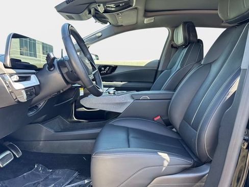 Certified 2025 Cadillac Optiq Luxury 2 w/ LPO, Floor Liner Package AWD/4WD image 19