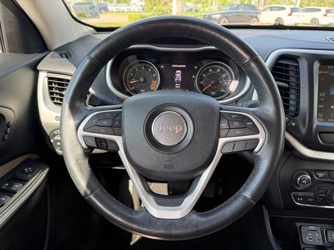Used 2015 Jeep Cherokee Limited w/ Luxury Group FWD image 14