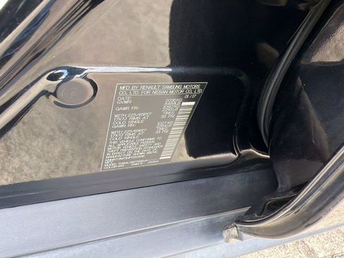 Used 2017 Nissan Rogue SV FWD image 23