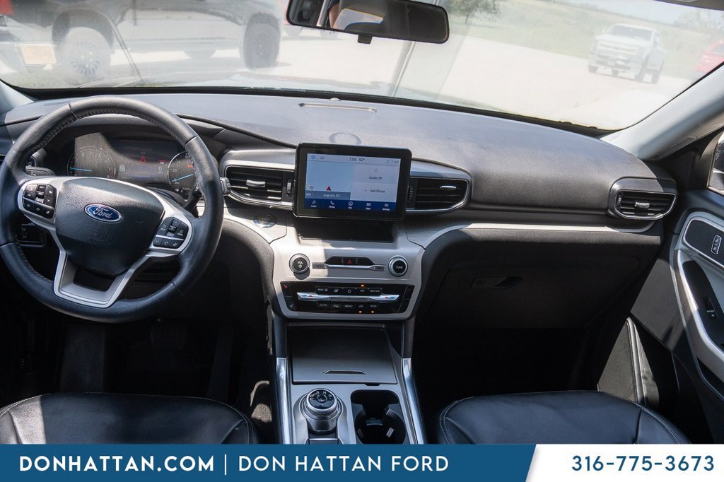 Used 2023 Ford Explorer XLT w/ Equipment Group 202A AWD/4WD image 4