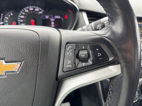 Used 2019 Chevrolet Trax LT w/ LT Convenience Package AWD/4WD image 28
