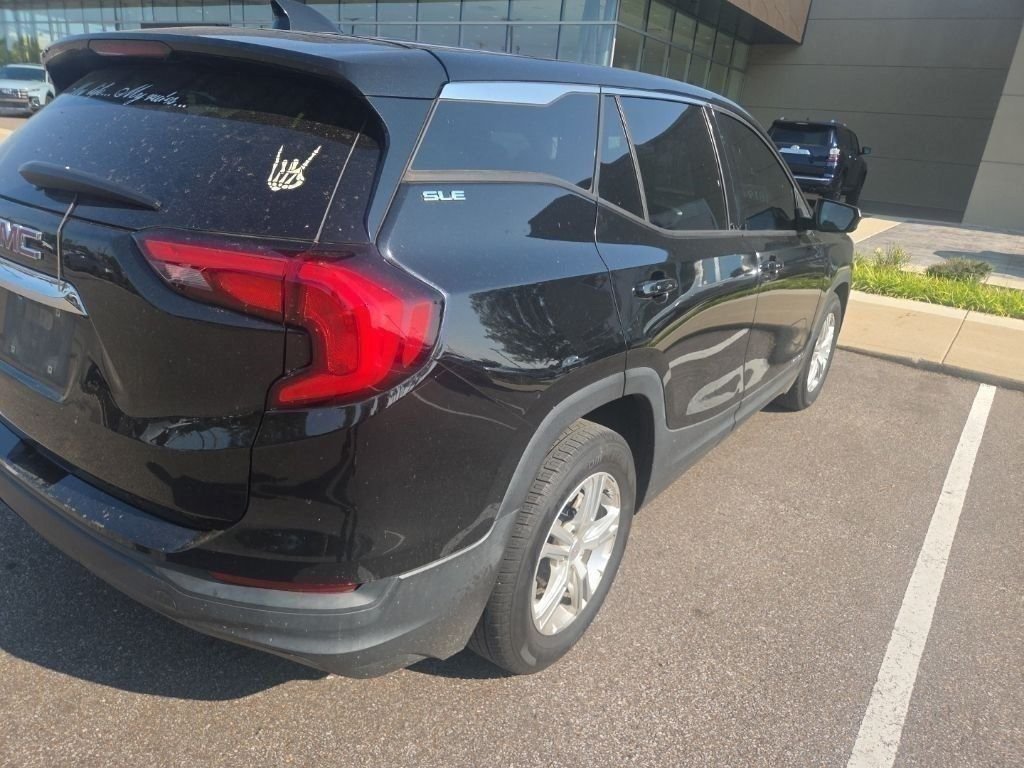 Used 2020 GMC Terrain SLE FWD image 2