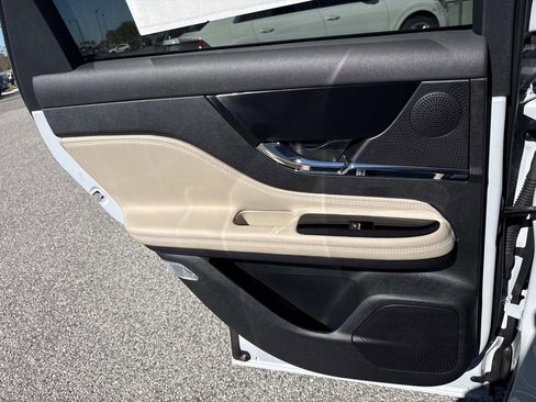 New 2026 Lincoln Corsair Premiere image 13