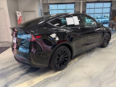 Used 2023 Tesla Model Y Long Range AWD/4WD image 25