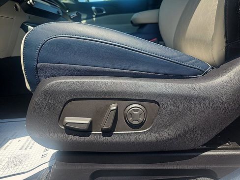 Used 2025 Kia Carnival SX FWD image 14