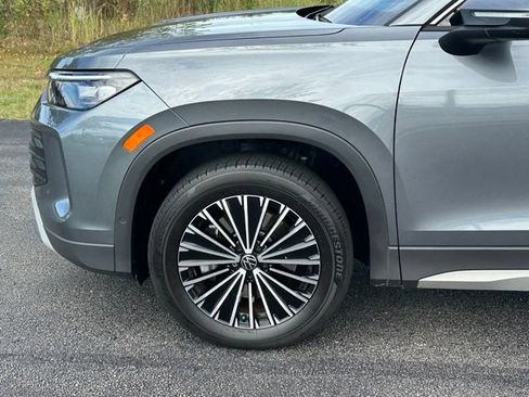 Used 2025 Volkswagen Tiguan S w/ 18" Wheel Package AWD/4WD image 7