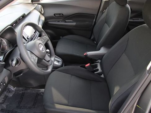 Used 2025 Nissan Kicks Play S FWD image 4