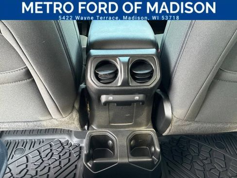 Used 2023 Jeep Gladiator Sport AWD/4WD image 19