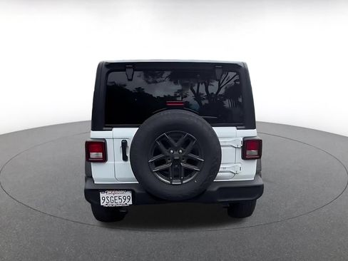 Used 2025 Jeep Wrangler Unlimited Sport AWD/4WD image 12