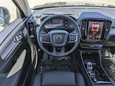 New 2025 Volvo XC40 B5 Plus w/ Protection Package Premier image 18