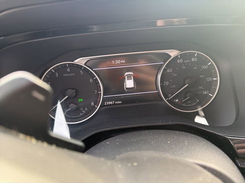 Used 2025 Nissan Pathfinder SV image 10