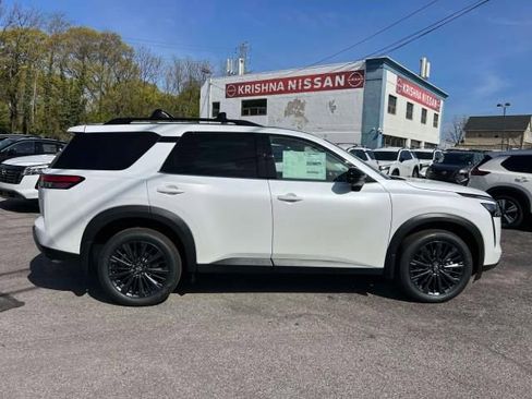 New 2026 Nissan Pathfinder SL w/ SL Premium Package AWD/4WD image 4